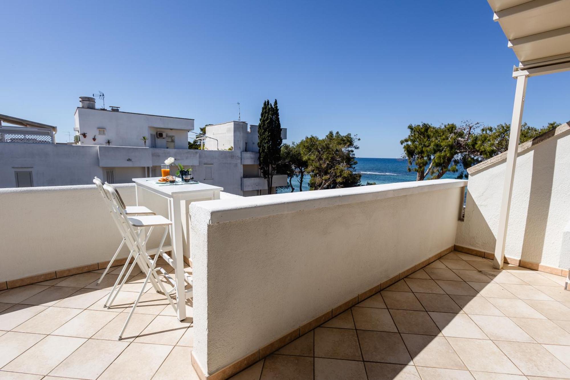 Attico Margherita - La Terrazza Sul Mare غالّيبولي المظهر الخارجي الصورة